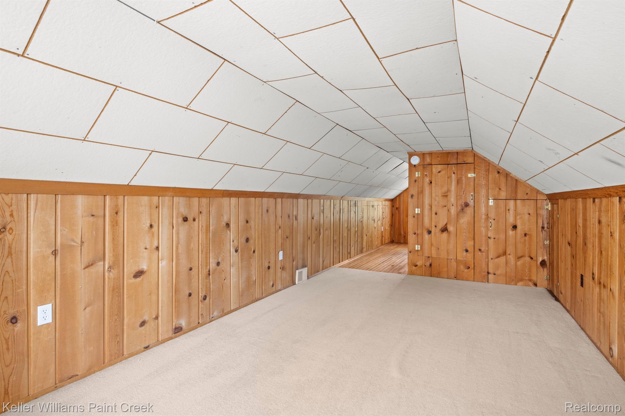 124 South Ascot Road Waterford, MI 48328 - Photo 19 of 34 Gallery Image 19