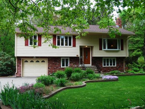 56 Dascomb Road Andover, MA 01810 - Photo 1 of 1 Gallery Image 1