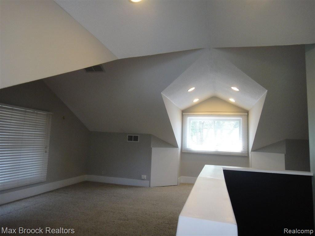 127 Woodside Road Royal Oak, MI 48073 - Photo 11 of 16 woodside 127 010.JPG