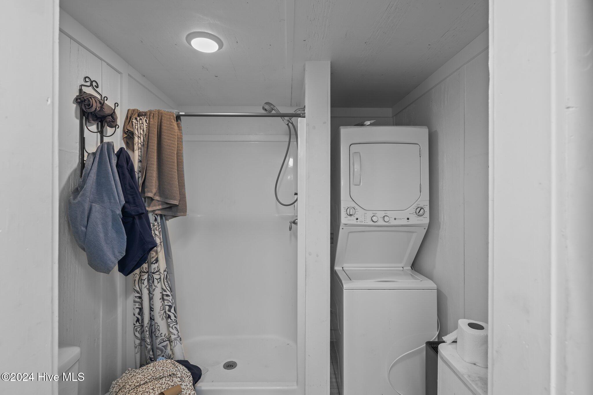 5499 White Line Road Ayden, NC 28513 - Photo 12 of 34 Bathroom