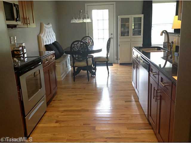 9023 Cook Farm Road Belews Creek, NC 27009 - Photo 6 of 16 Kitchen.