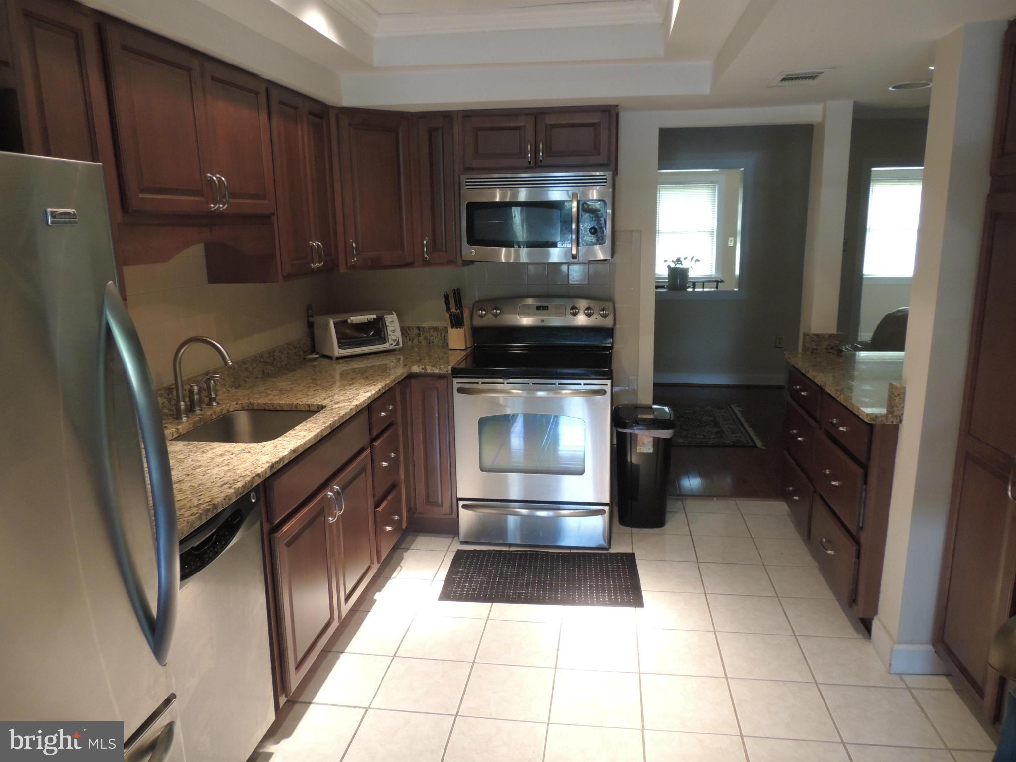 162 North Cottage Road Sterling, VA 20164 - Photo 8 of 12 Kitchen