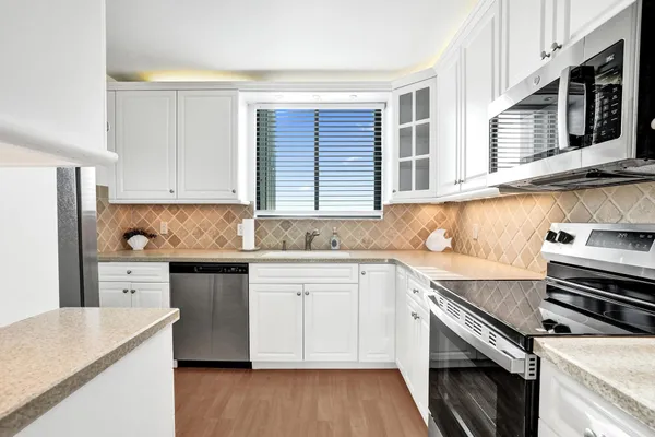 $8,000 | 300 Ocean Trail Way, Unit 410, Jupiter, FL 33477