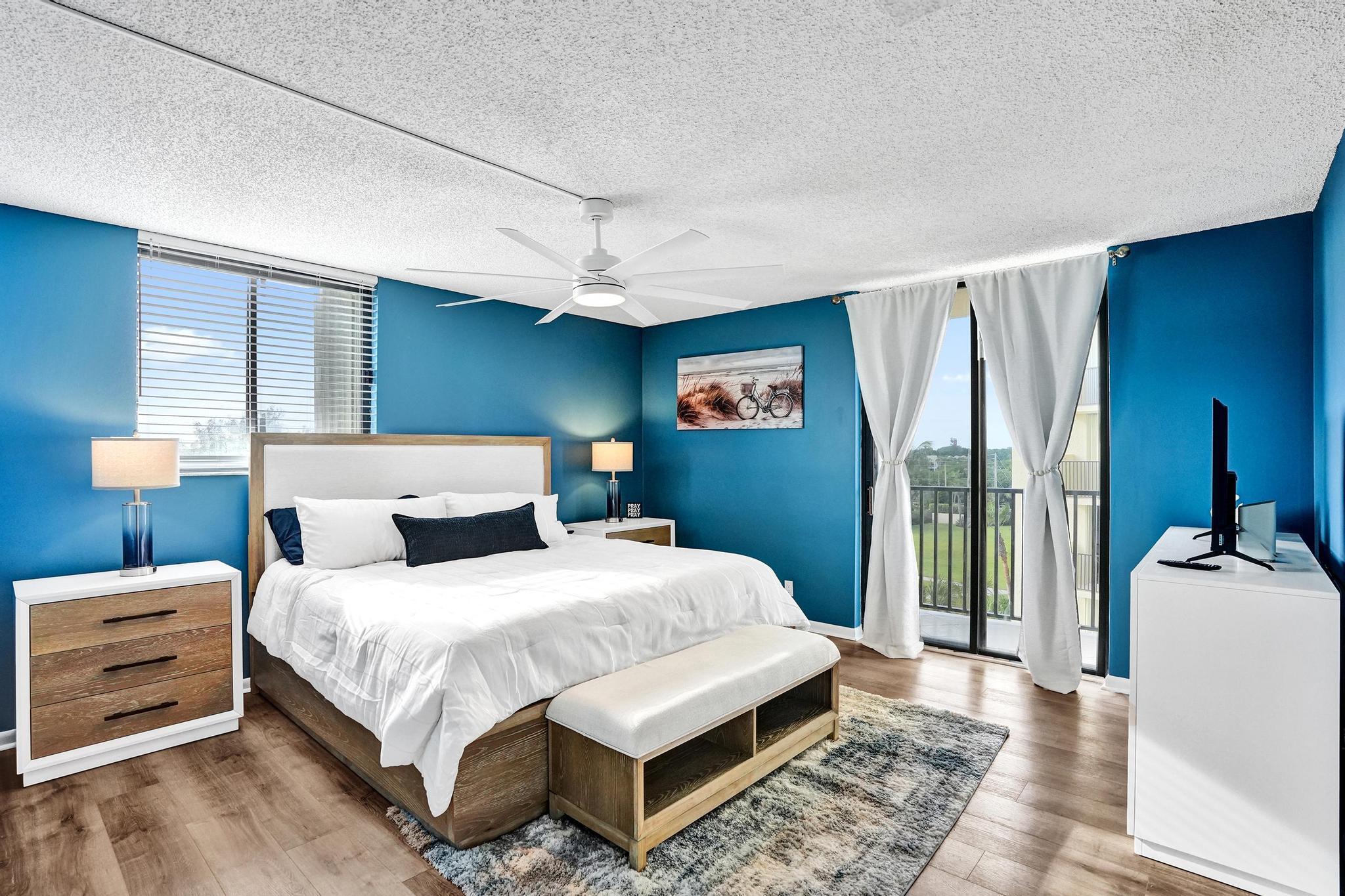 300 Ocean Trail Way, Unit 410 Jupiter, FL 33477 - Photo 22 of 59 Primary Bedroom With King Bed