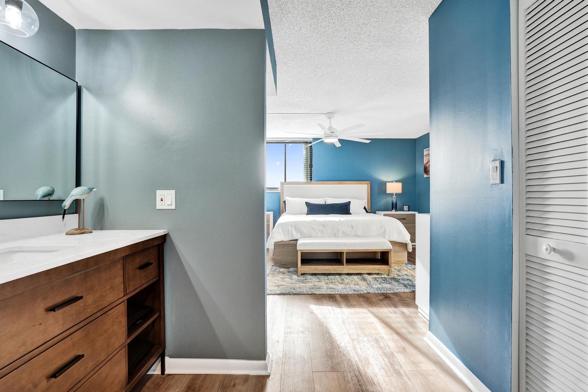 300 Ocean Trail Way, Unit 410 Jupiter, FL 33477 - Photo 27 of 59 Primary Bed & Bathroom