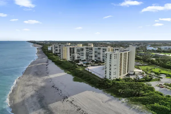 $8,000 | 300 Ocean Trail Way, Unit 410, Jupiter, FL 33477