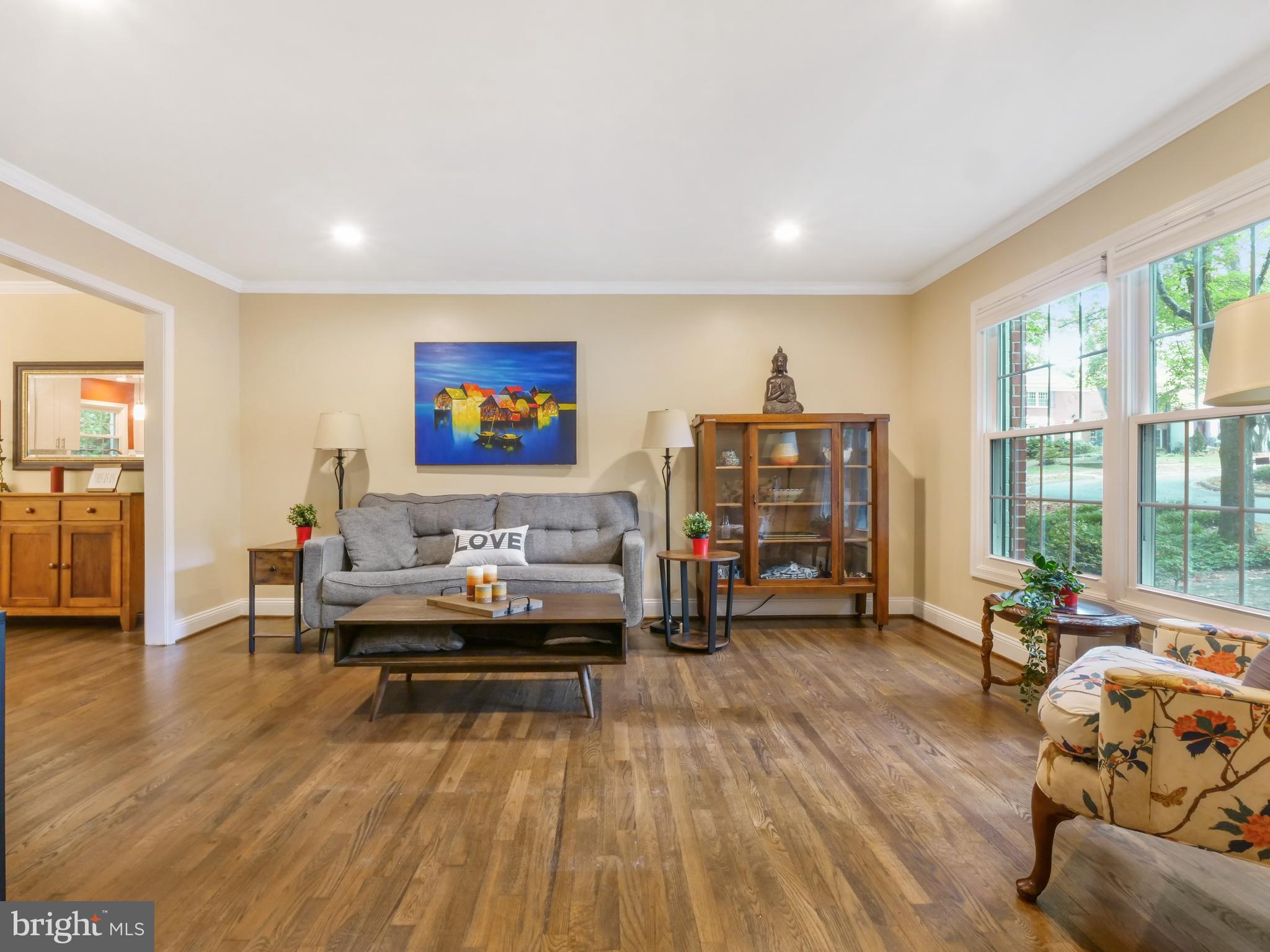 1835 Wainwright Drive Reston, VA 20190 - Photo 16 of 51 It's light and bright