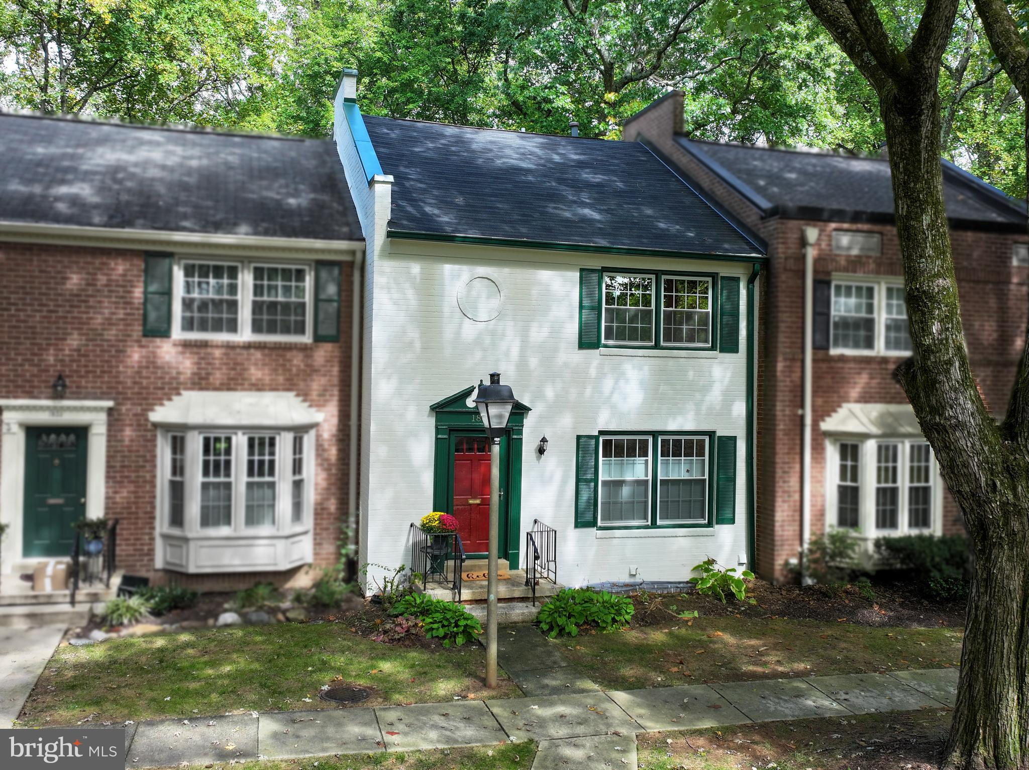1835 Wainwright Drive Reston, VA 20190 - Photo 2 of 51 Adorable home btw Lake Anne & Reston Town Center