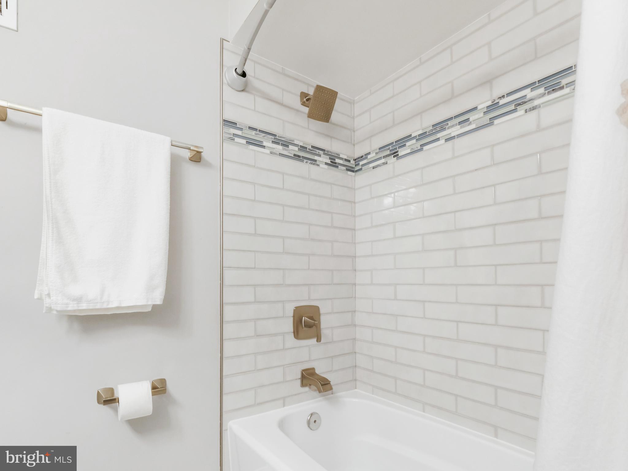 1835 Wainwright Drive Reston, VA 20190 - Photo 21 of 51 Bright and fresh