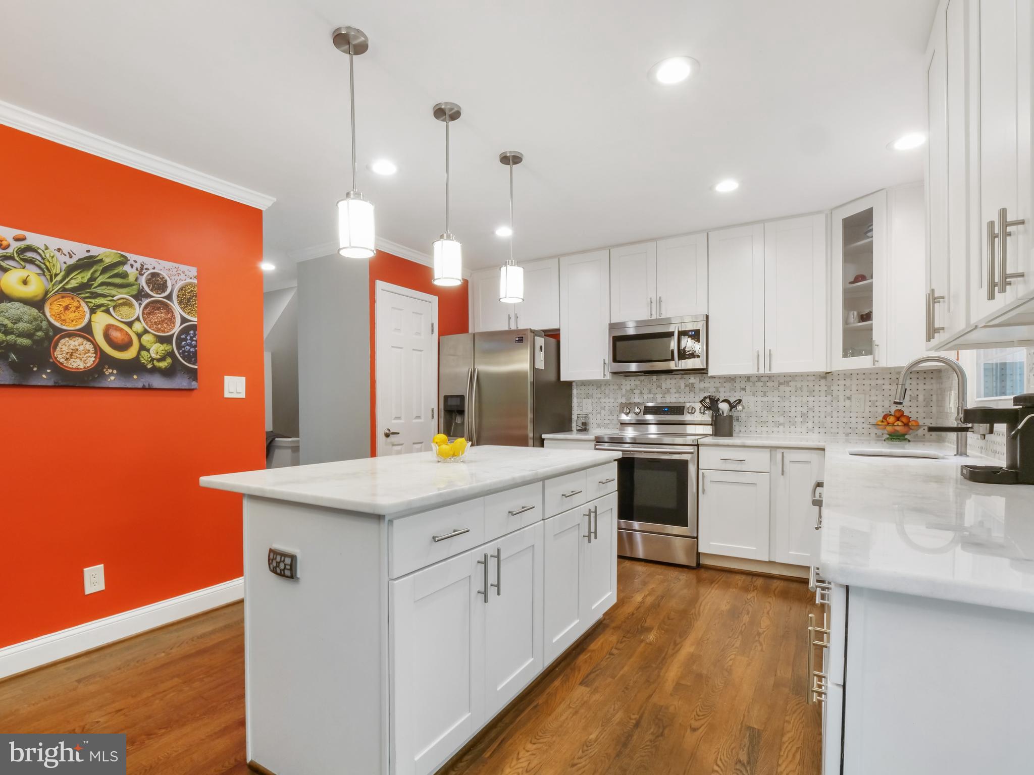 1835 Wainwright Drive Reston, VA 20190 - Photo 5 of 51 Great workflow for cooking