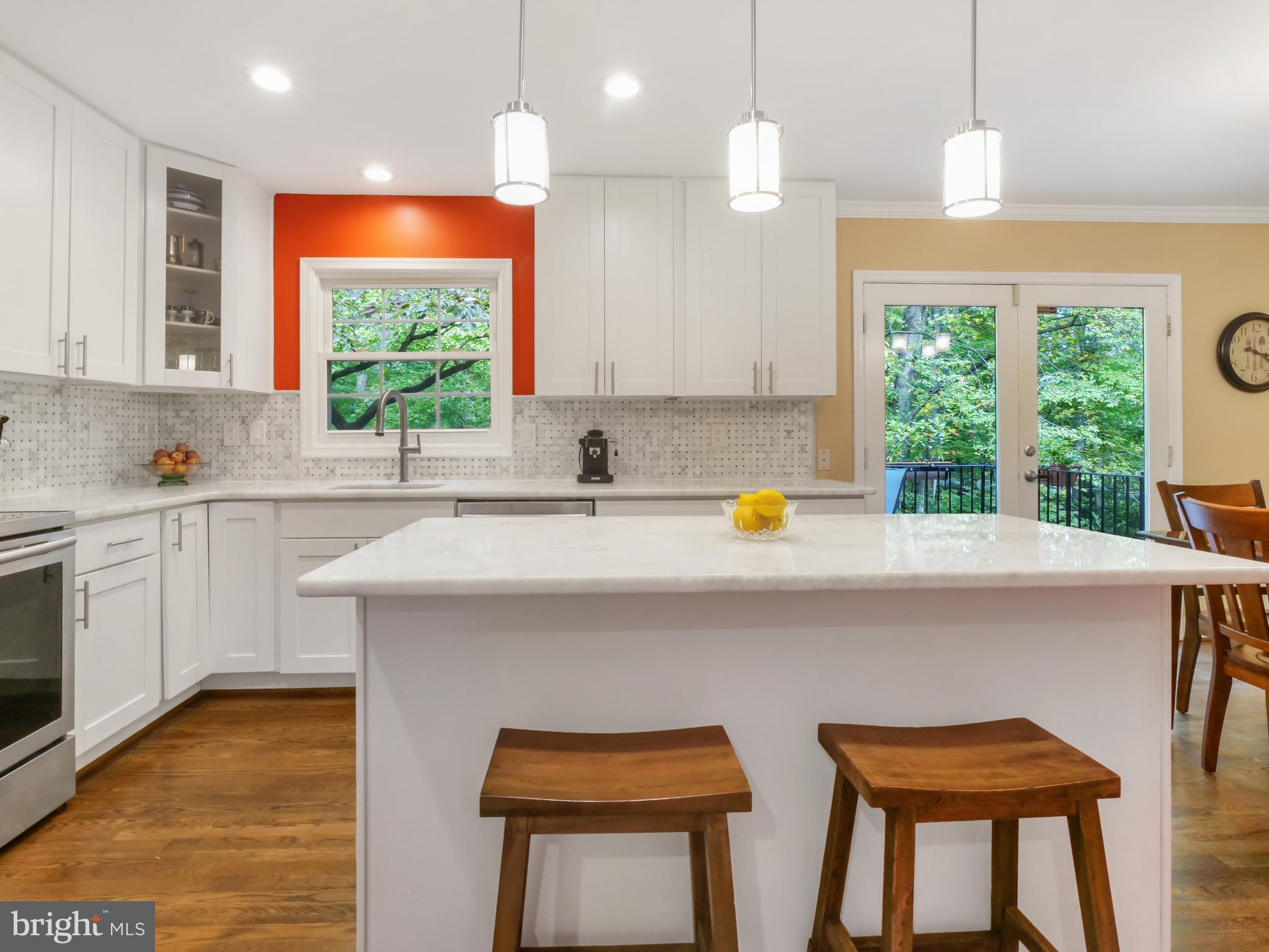 1835 Wainwright Drive Reston, VA 20190 - Photo 7 of 51 Grab a quick bite