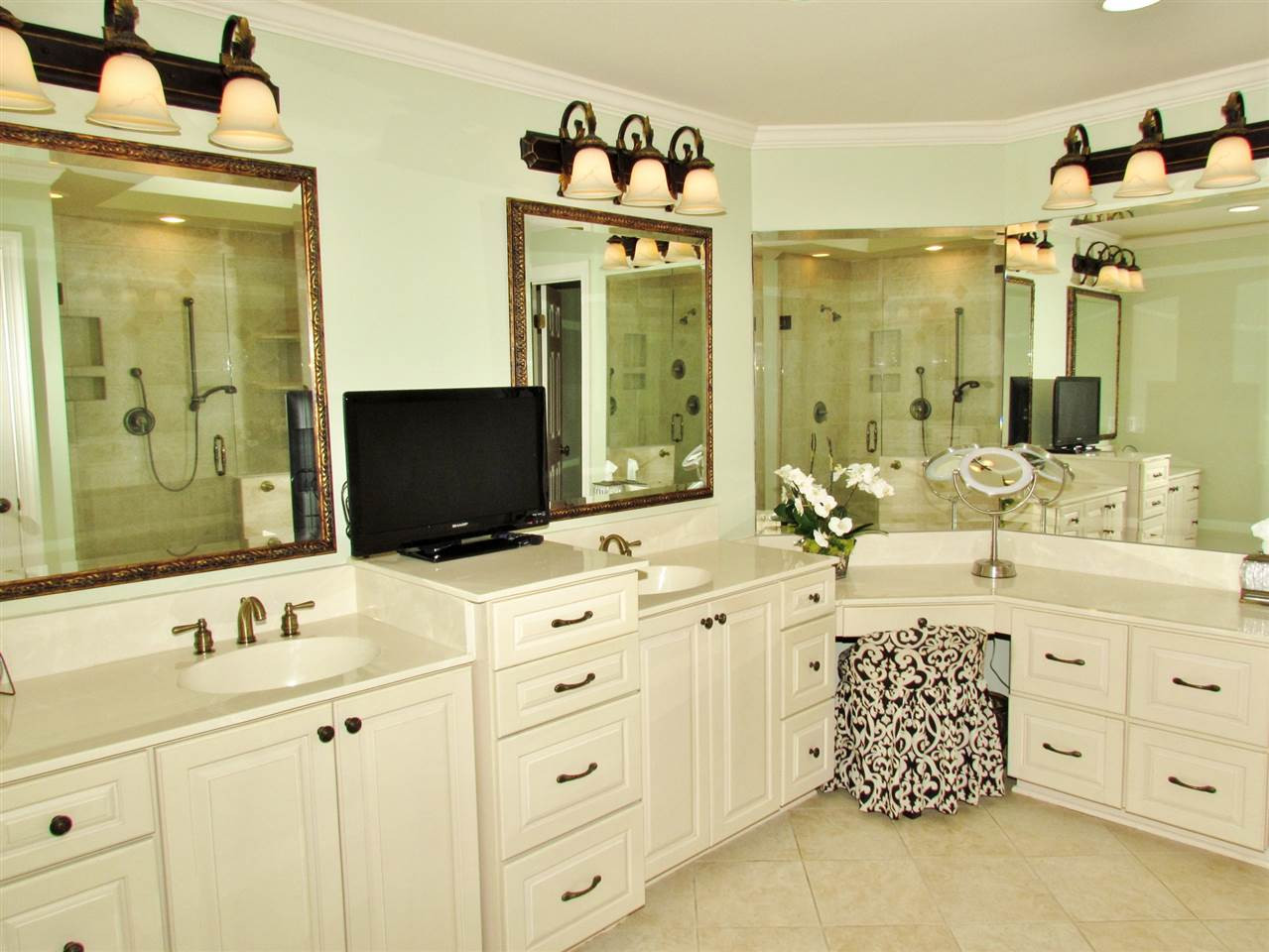 2500 Hinton Street Raleigh, NC 27612 - Photo 19 of 30 Master Bath