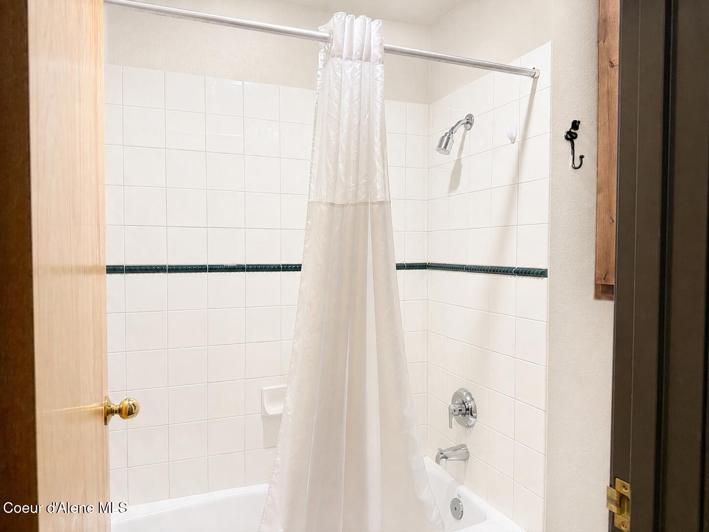 72 Great Escape Road, Unit 509/5111 Sandpoint, ID 83864 - Photo 33 of 42 22. Sm Bath 2