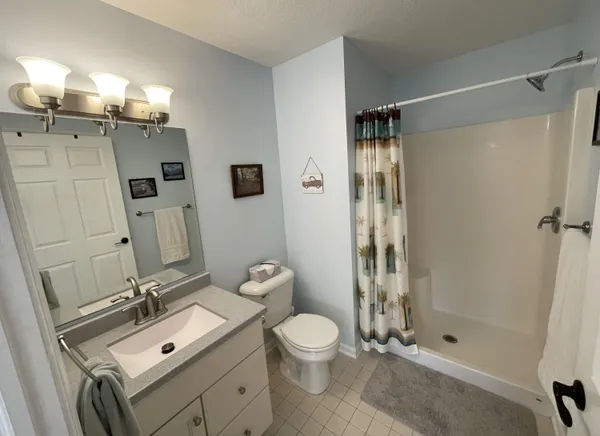 $204,500 | 732 West Barrington Circle, Jackson, MI 49203