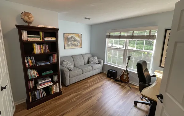 $204,500 | 732 West Barrington Circle, Jackson, MI 49203