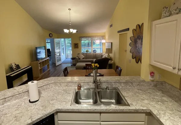 $204,500 | 732 West Barrington Circle, Jackson, MI 49203