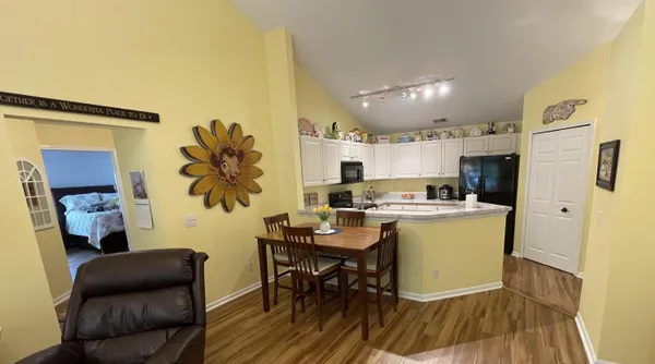 $204,500 | 732 West Barrington Circle, Jackson, MI 49203