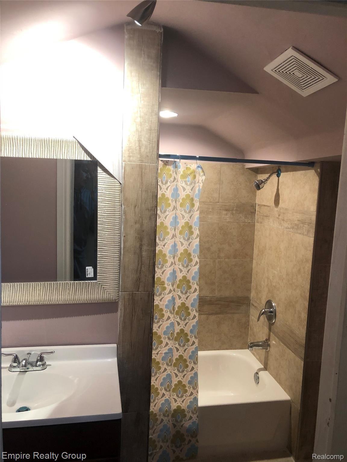 3100 Inkster Road Inkster, MI 48141 - Photo 9 of 15 EAD0A899-0A53-4056-AB70-5EA04C188AE8.jpeg
