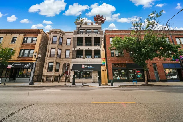 $8,995 | 3444 North Halsted Street, Unit PH, Chicago, IL 60657