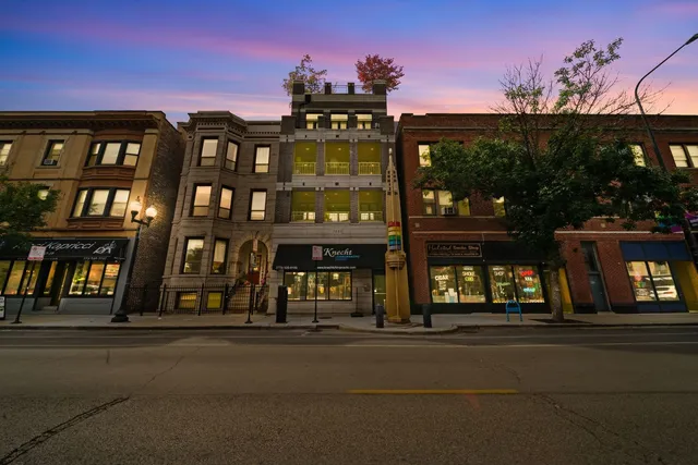 $8,995 | 3444 North Halsted Street, Unit PH, Chicago, IL 60657