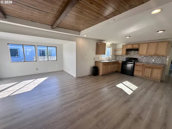 $52,000 | 4475 Daisy Street, Springfield, OR 97478