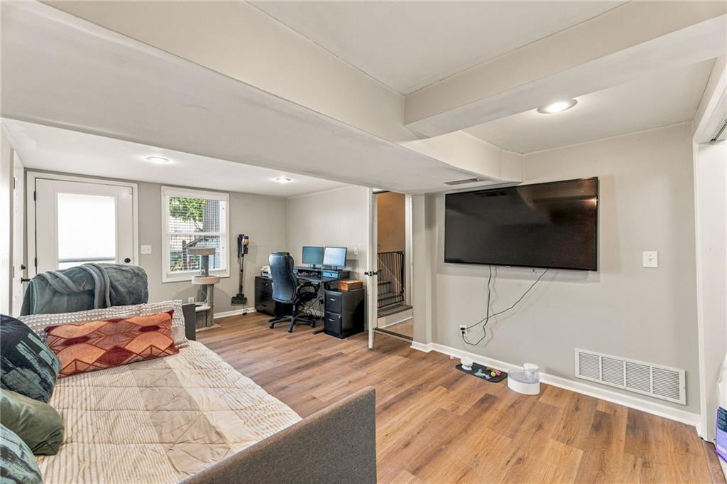 8301 Clare Road Lenexa, KS 66227 - Photo 24 of 36 Gallery Image 24