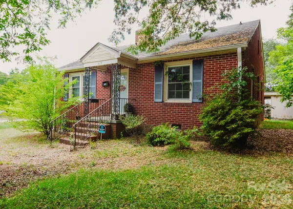 $175,000 | 303 Myrtle Avenue, Hamlet, NC 28345