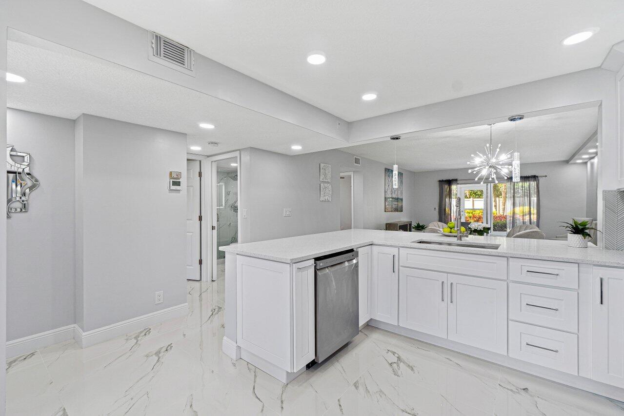 7301 Amberly Lane, Unit 107 Delray Beach, FL 33446 - Photo 12 of 51 007-7301AmberlyLane-DelrayBeach-FL-33446