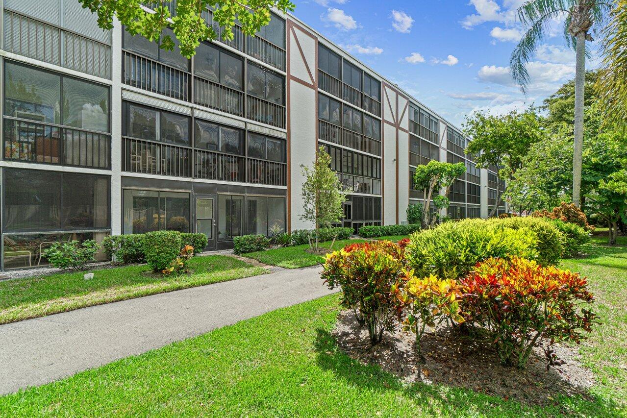 7301 Amberly Lane, Unit 107 Delray Beach, FL 33446 - Photo 34 of 51 038-7301AmberlyLane-DelrayBeach-FL-33446