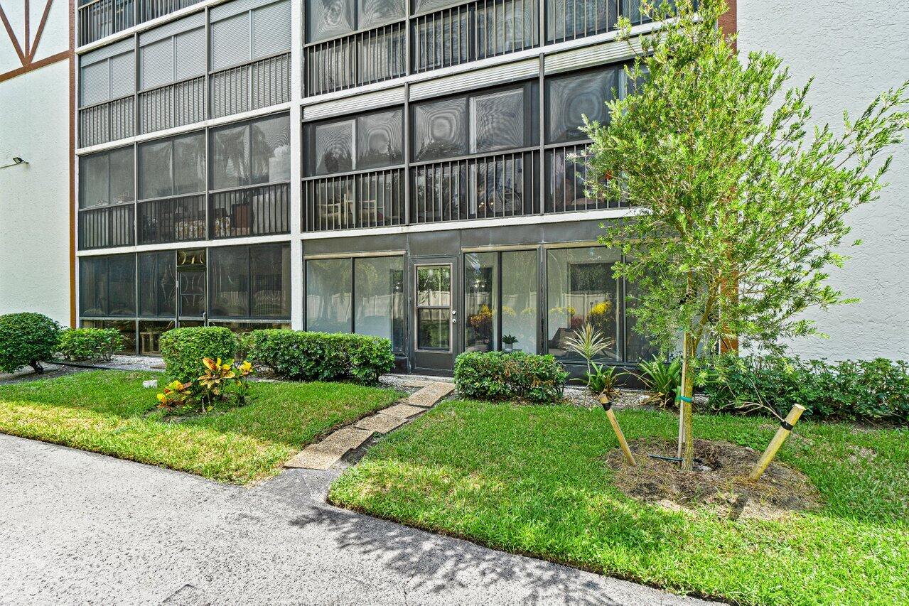 7301 Amberly Lane, Unit 107 Delray Beach, FL 33446 - Photo 37 of 51 040-7301AmberlyLane-DelrayBeach-FL-33446