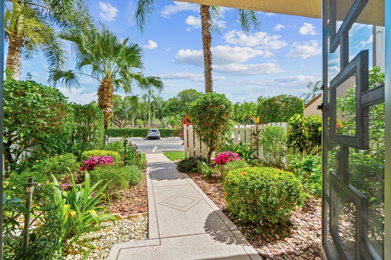 7301 Amberly Lane, Unit 107 Delray Beach, FL 33446 - Photo 4 of 51 005-7301AmberlyLane-DelrayBeach-FL-33446