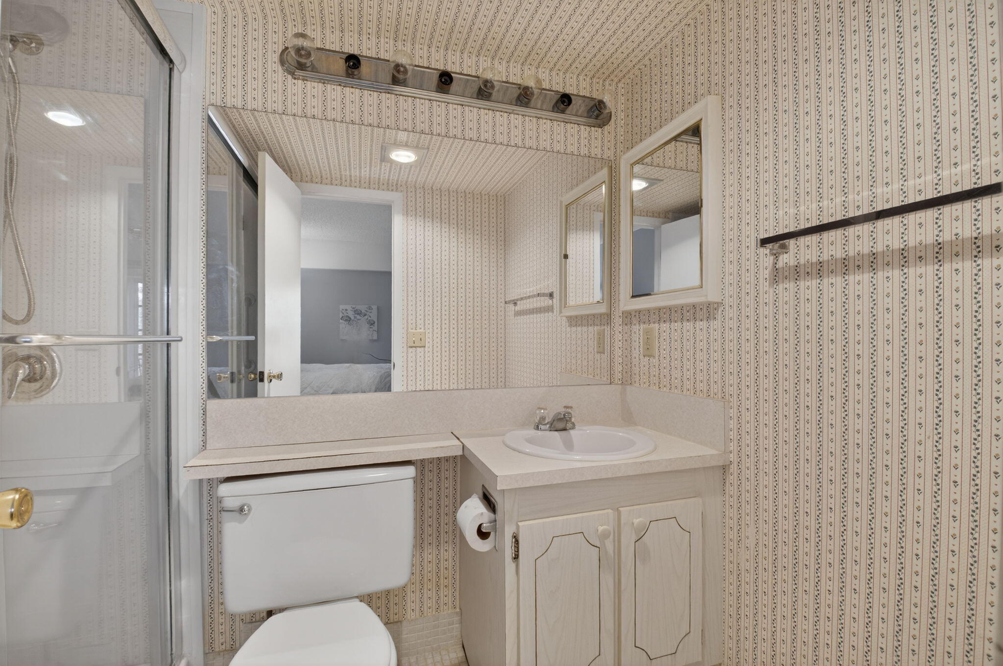 167 Preston F, Unit 167 Boca Raton, FL 33434 - Photo 19 of 54 Bedroom