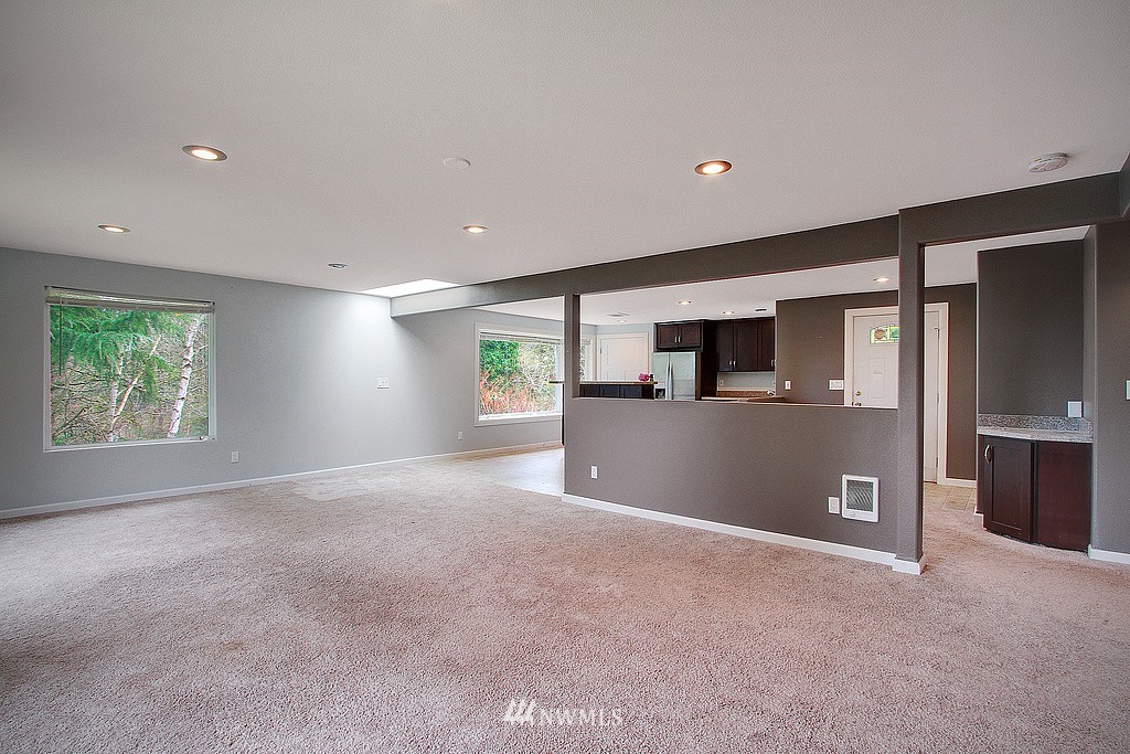 19808 Talbot Road South Renton, WA 98055 - Photo 3 of 13