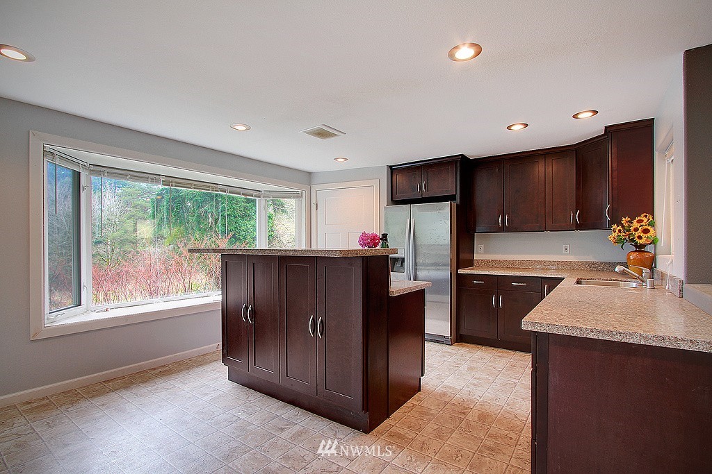19808 Talbot Road South Renton, WA 98055 - Photo 5 of 13