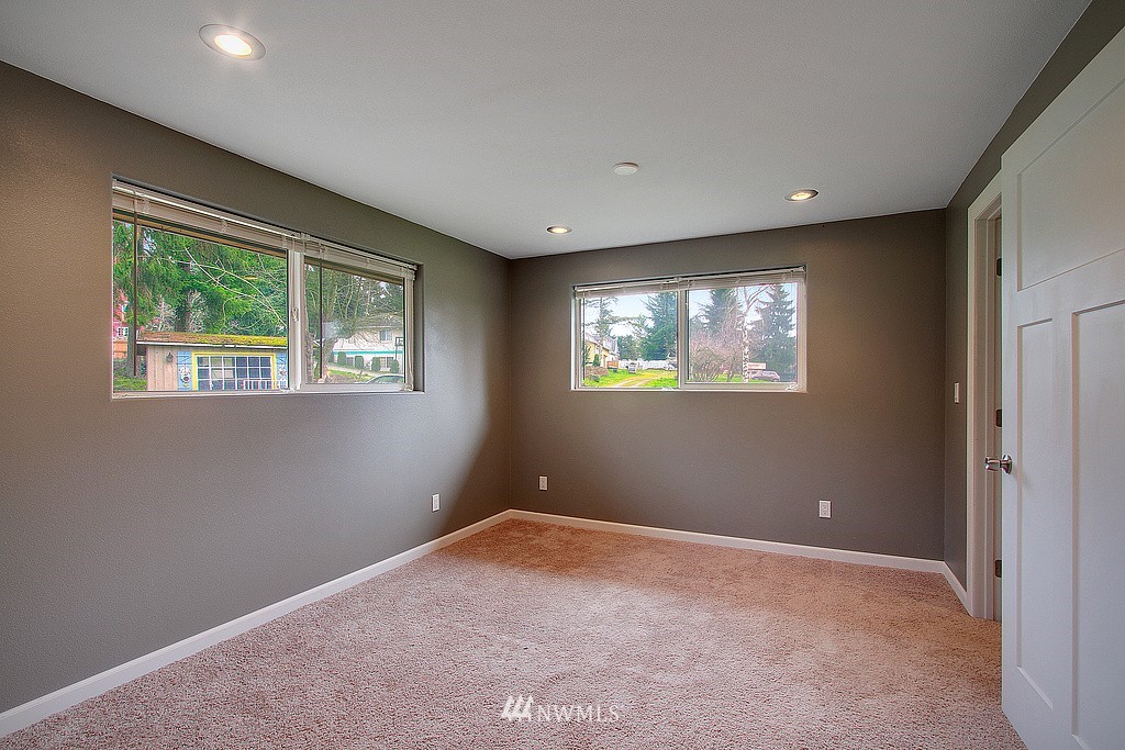 19808 Talbot Road South Renton, WA 98055 - Photo 7 of 13