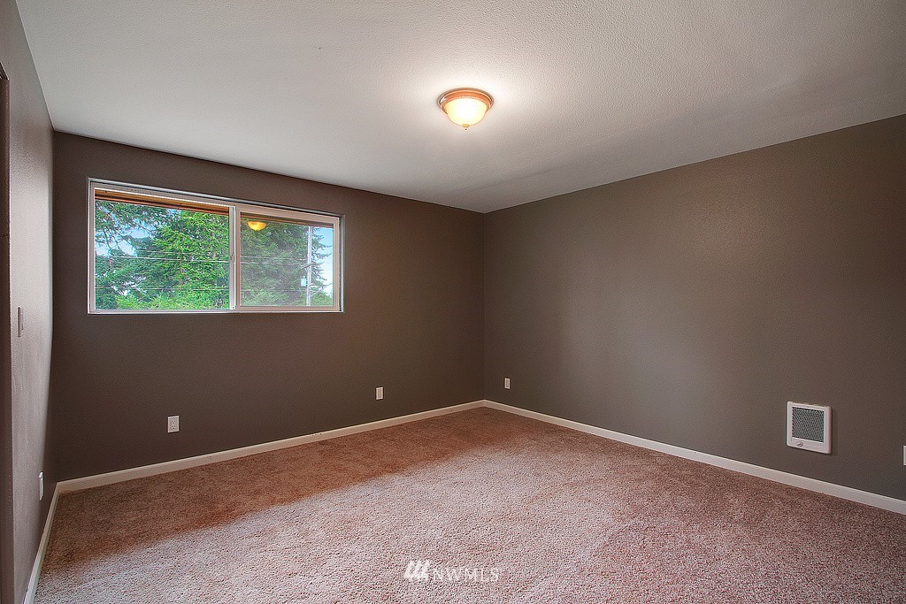 19808 Talbot Road South Renton, WA 98055 - Photo 10 of 13