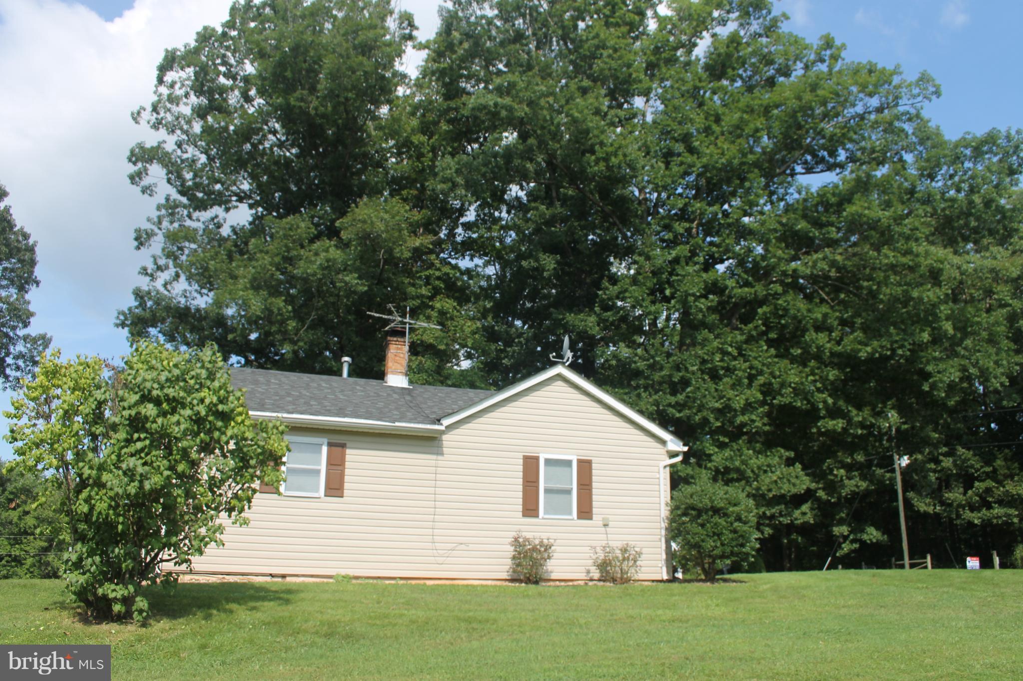 2575 Courtney School Road Midland, VA 22728 - Photo 19 of 25 Left side of home