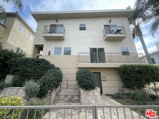 $3,990 | 15024 West Magnolia Boulevard, Unit 105, Sherman Oaks, CA 91403