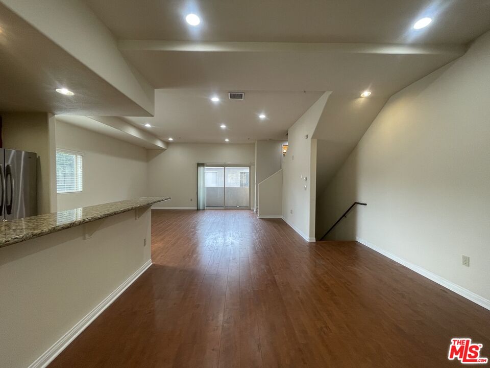15024 West Magnolia Boulevard, Unit 105 Sherman Oaks, CA 91403 - Photo 5 of 29