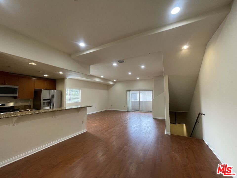 15024 West Magnolia Boulevard, Unit 105 Sherman Oaks, CA 91403 - Photo 6 of 29