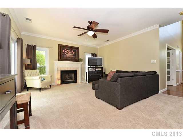 1609 Ivy Bluff Way Matthews, NC 28105 - Photo 5 of 16