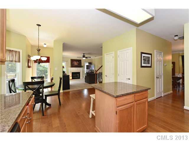 1609 Ivy Bluff Way Matthews, NC 28105 - Photo 8 of 16