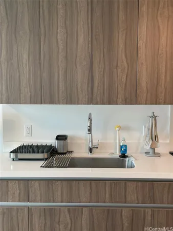 $3,300 | 1515 Liona Street, Unit 2109, Honolulu, HI 96814