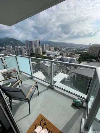 $3,300 | 1515 Liona Street, Unit 2109, Honolulu, HI 96814