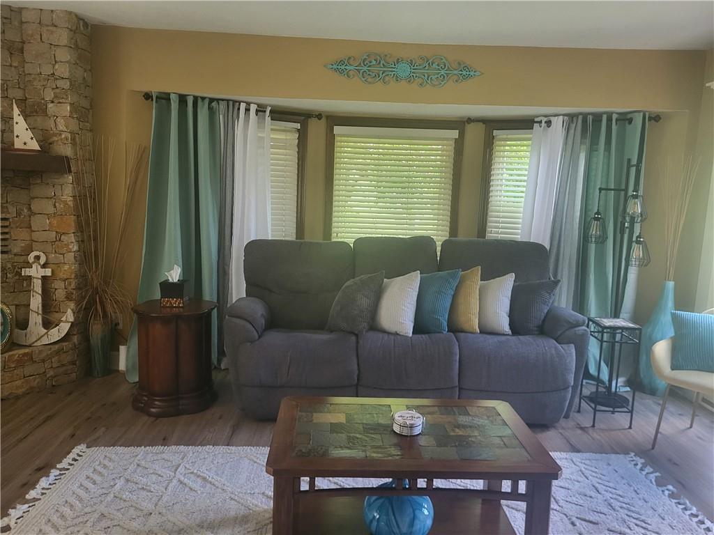 822 Southwest Lighthouse Point Lee's Summit, MO 64082 - Photo 11 of 37