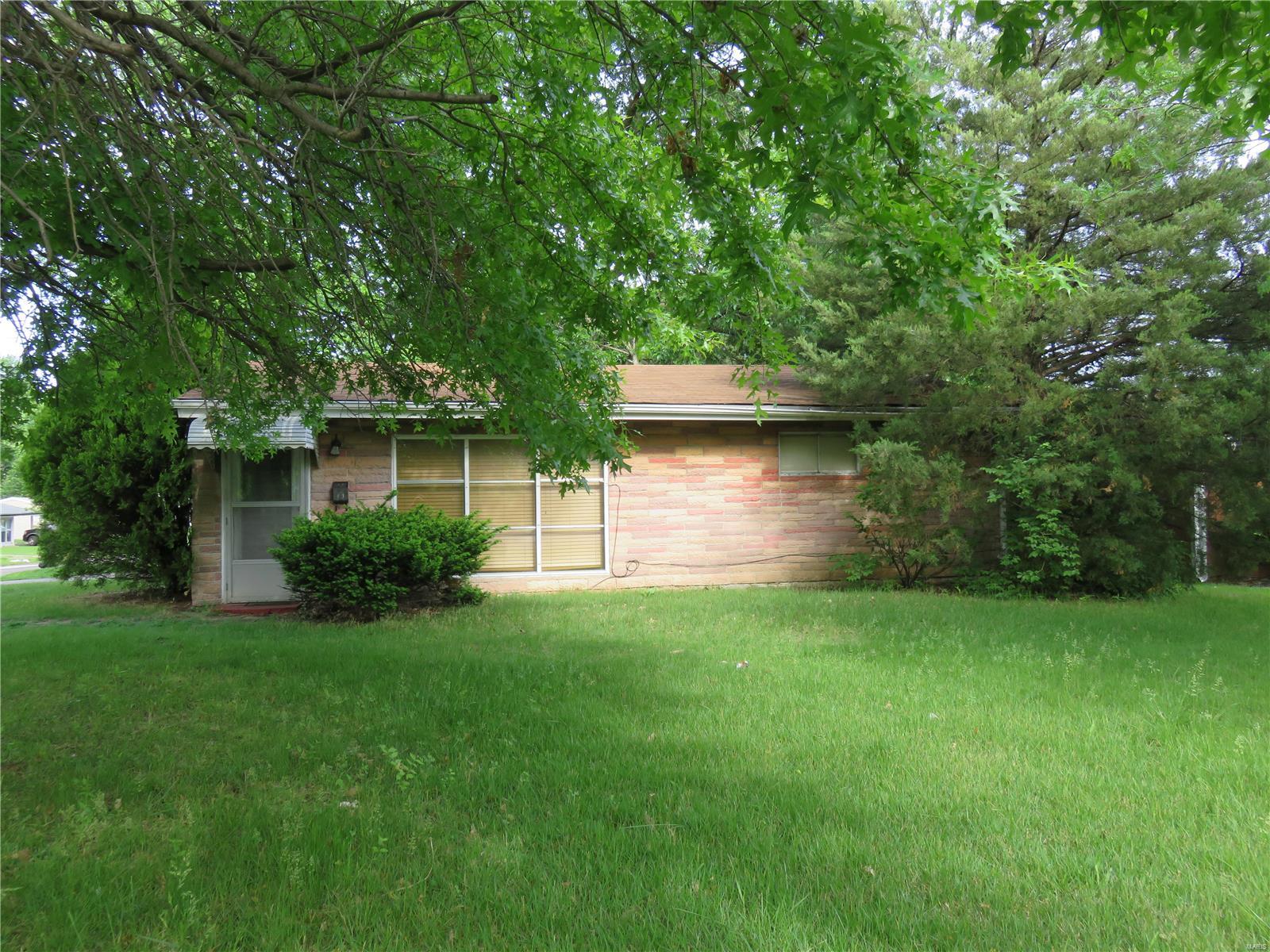 3848 Woodson Road St. Louis, MO 63134 - Photo 1 of 13 Gallery Image 1