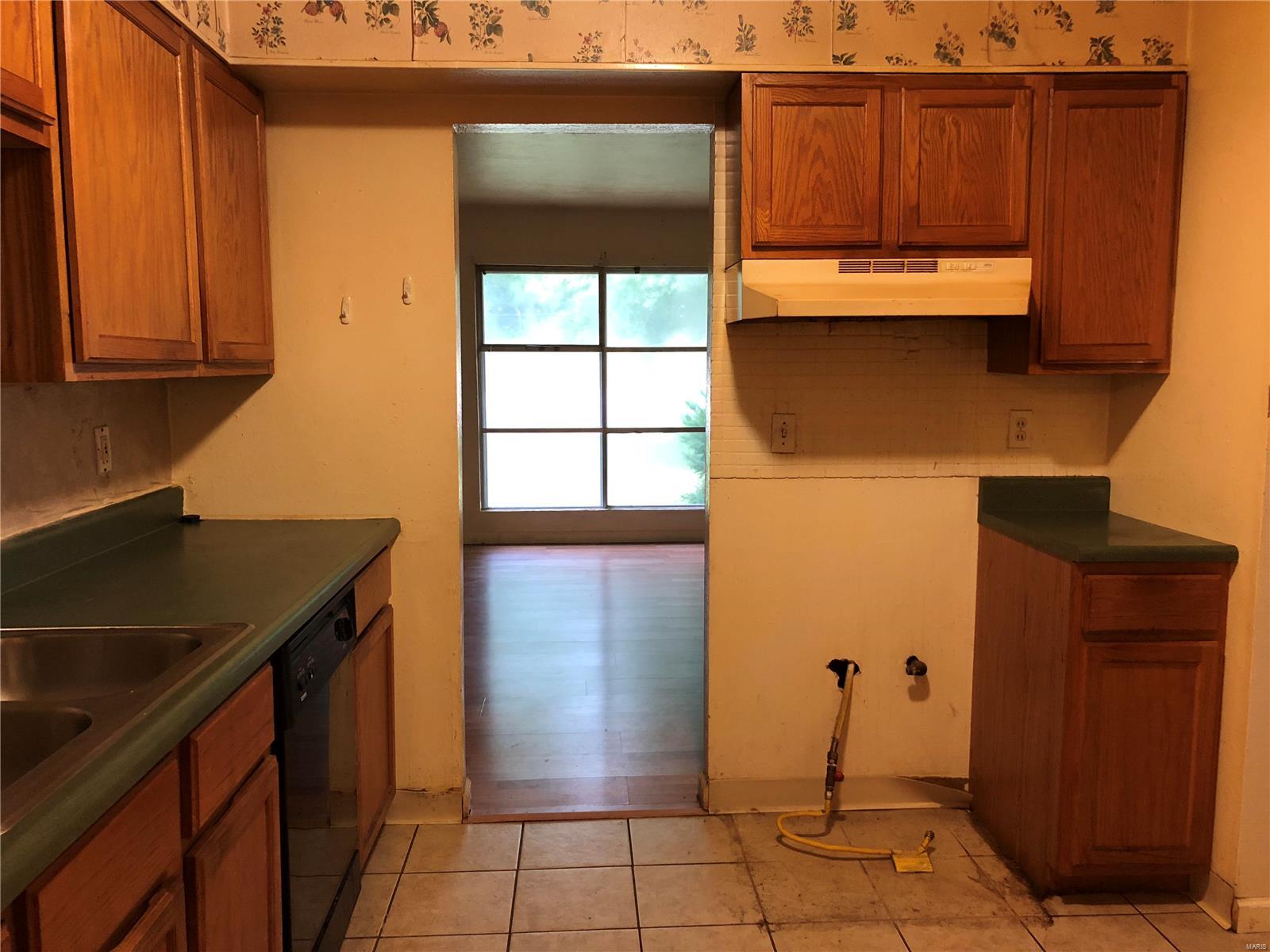 3848 Woodson Road St. Louis, MO 63134 - Photo 5 of 13 Gallery Image 5
