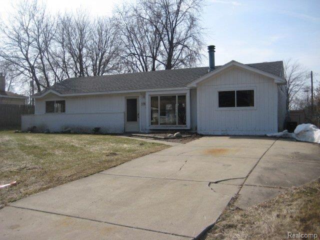 1948 Henbert Road West Bloomfield, MI 48324 - Photo 2 of 25 IMG_5491