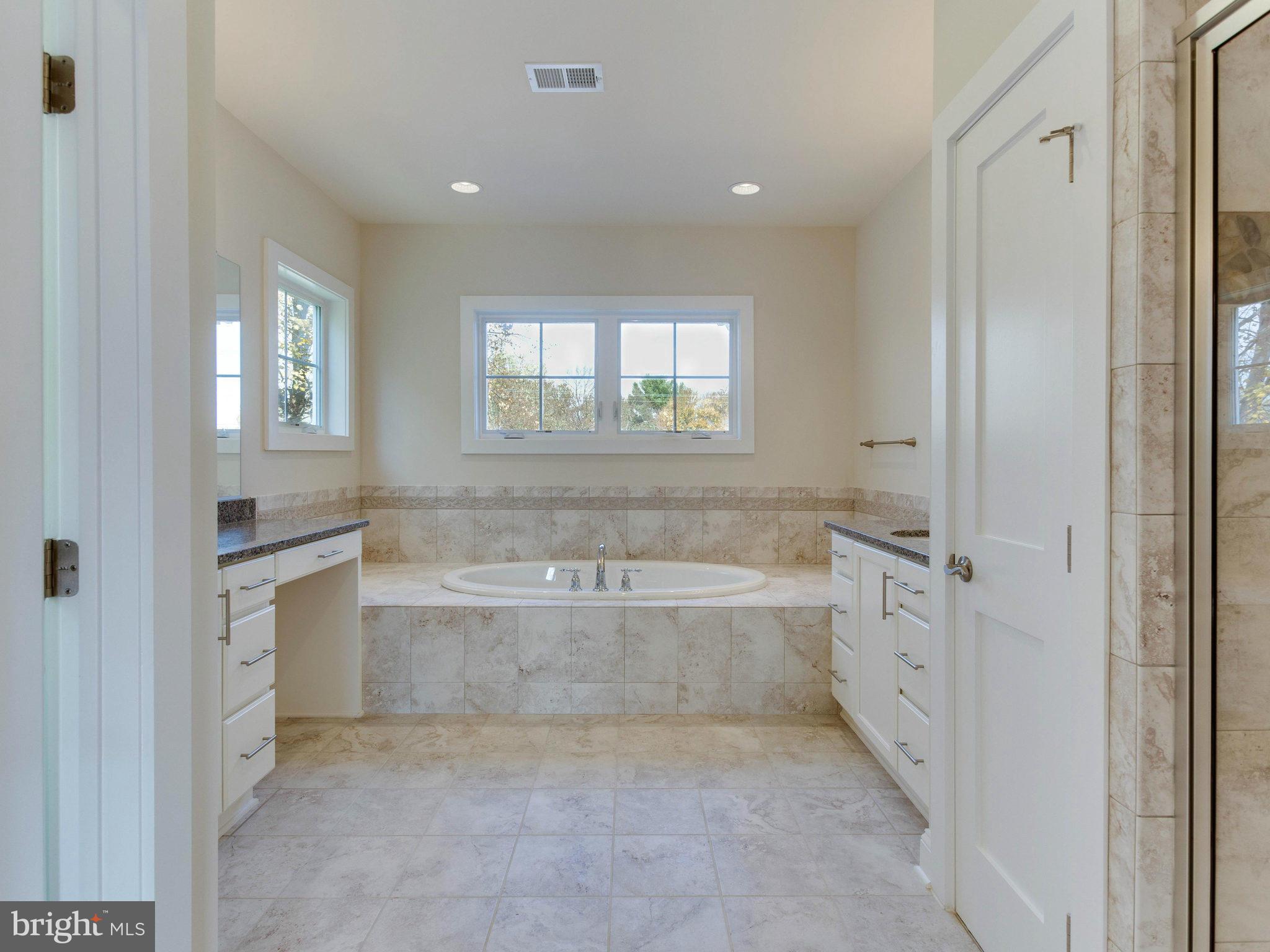 7331 Paxton Road Falls Church, VA 22043 - Photo 19 of 22 Bath (Master)