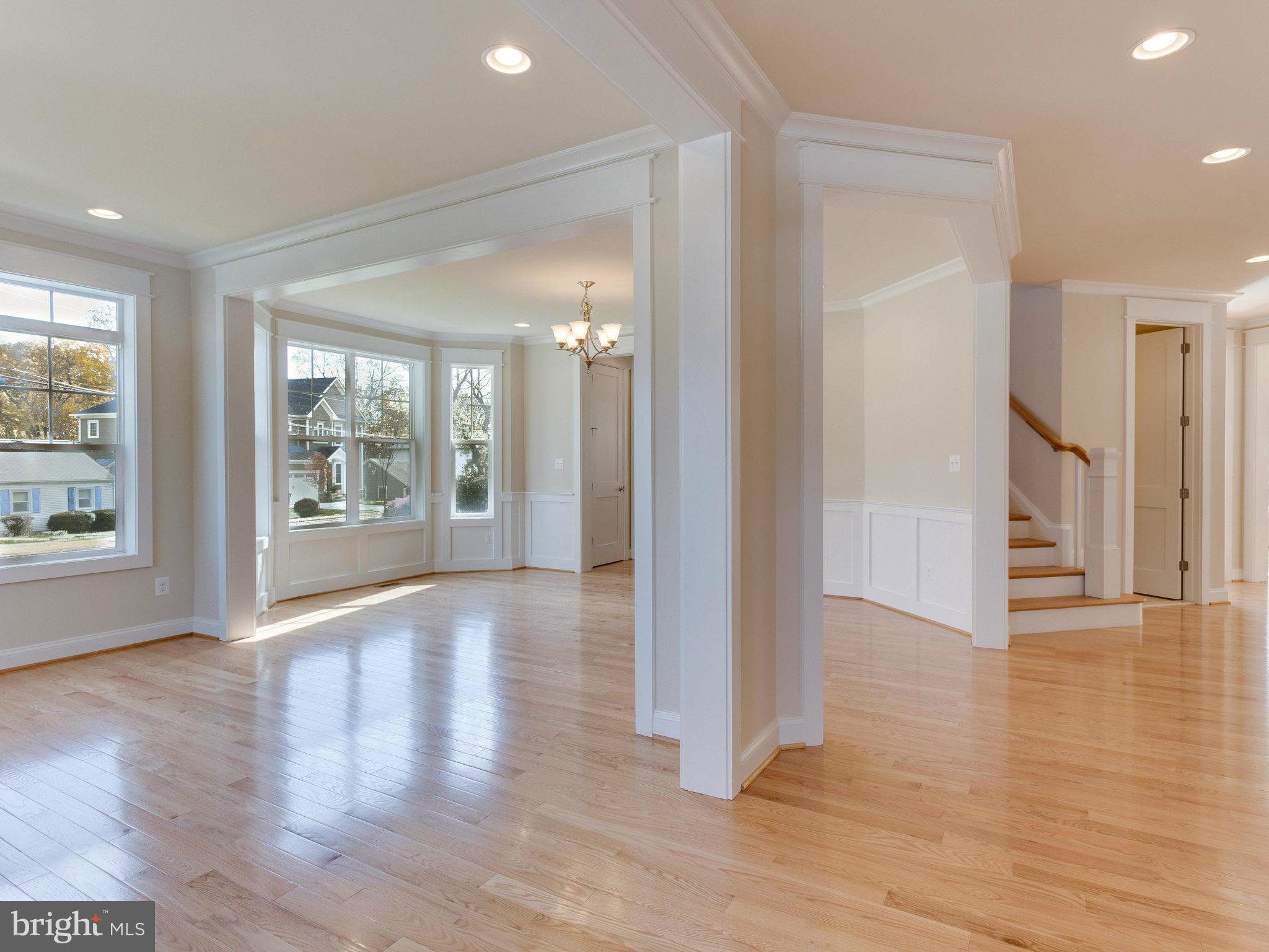 7331 Paxton Road Falls Church, VA 22043 - Photo 5 of 22 Foyer